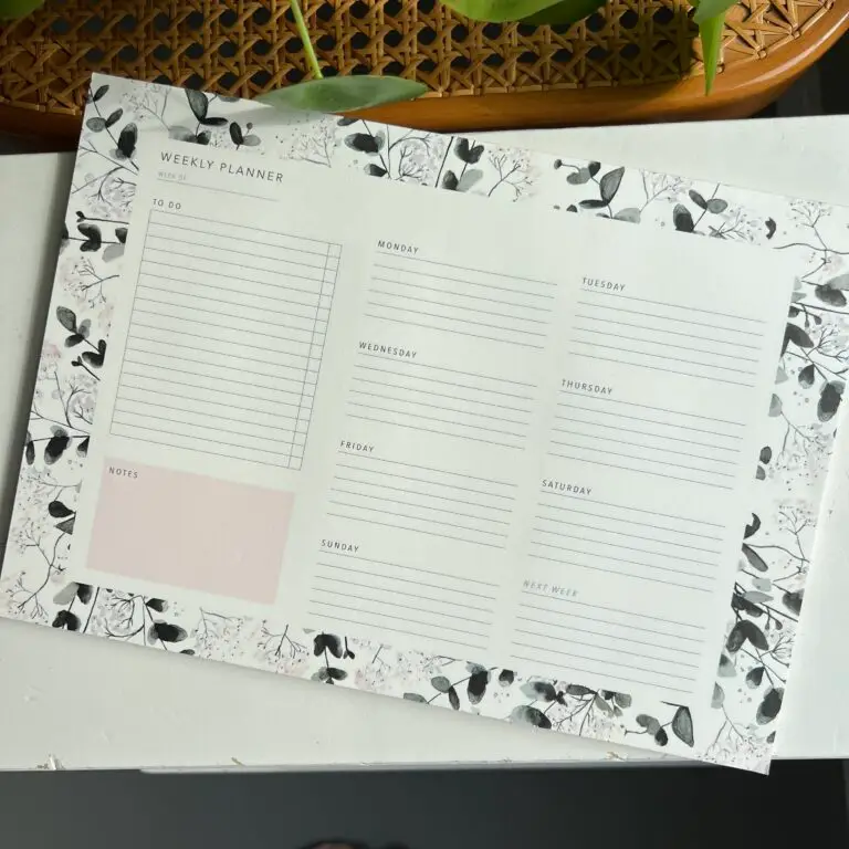 Planner 2026 Zachte Bloesem A4 zwart-wit bloemen