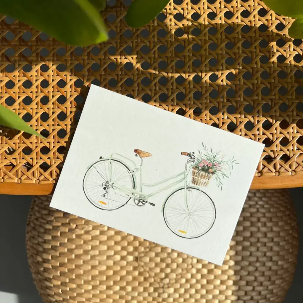 Handgeschilderde kaart met fiets en bloemenmand – Ansichtkaart Fiets met bloemen