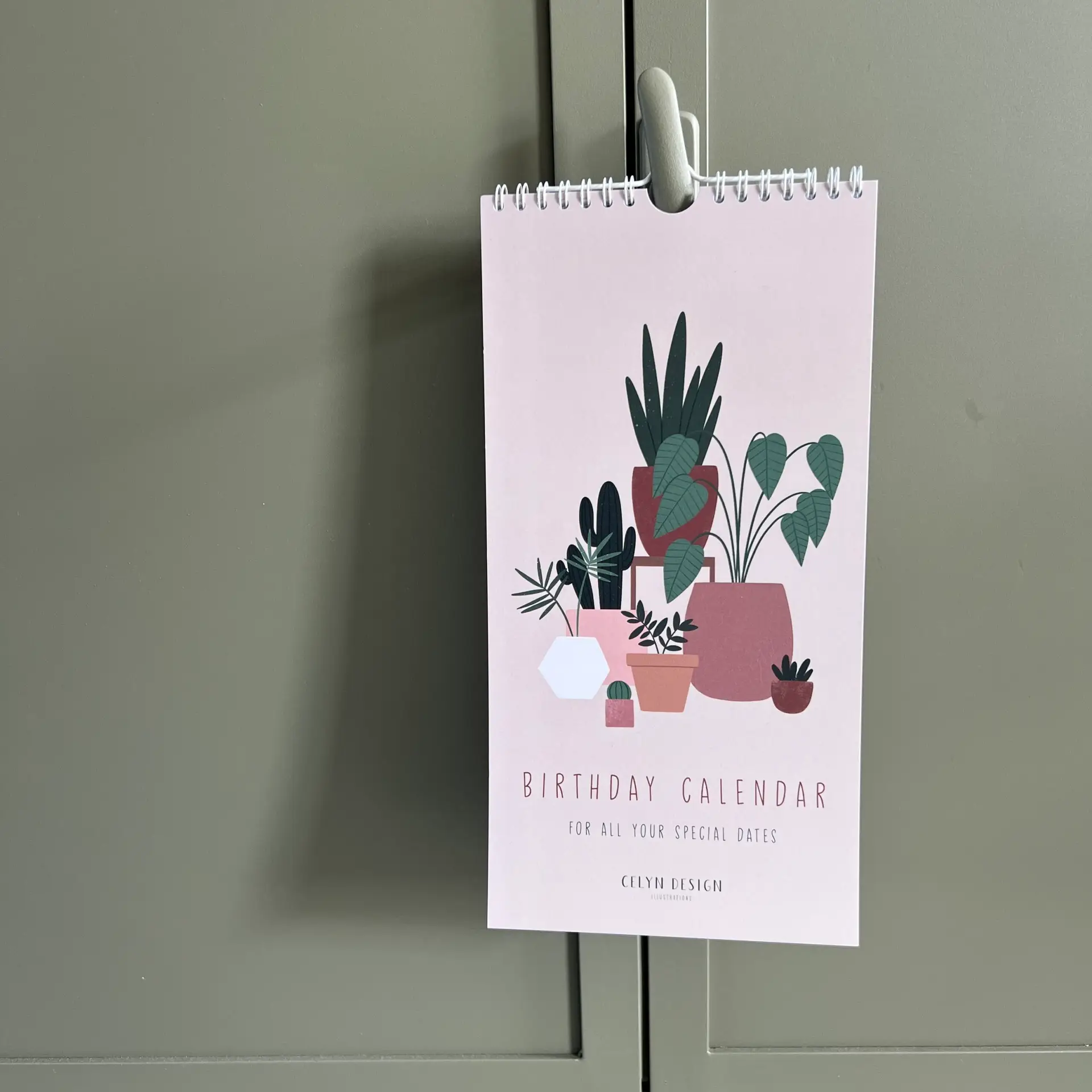 Verjaardagskalender Twaalf Maanden Groen met minimalistische plantillustraties