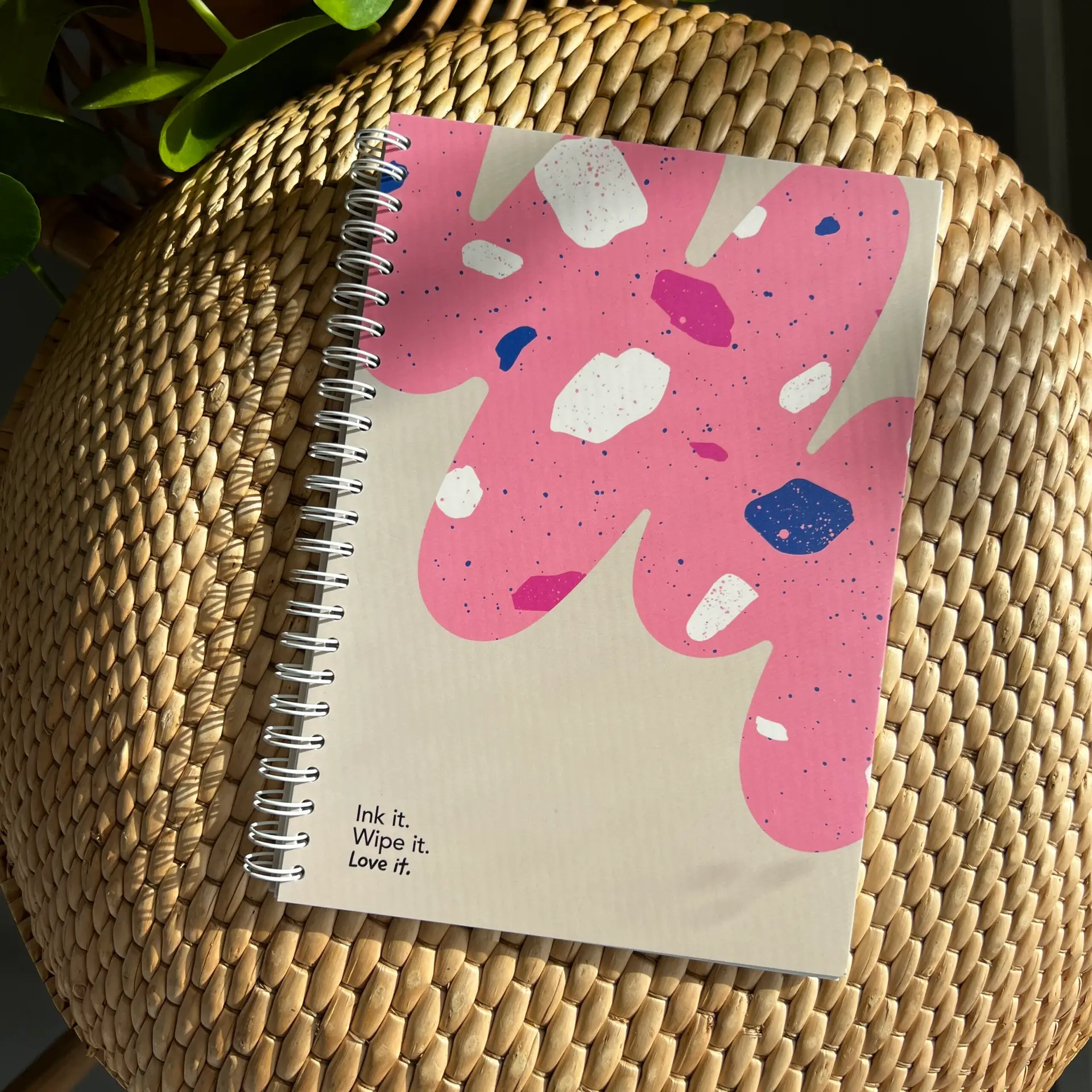 Uitwisbaar notitieboekje A5 Flamingo Desert van MOYU met warme zandkleur